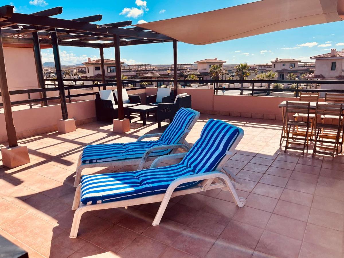 Stillvolle Villa Mit Terrasse, Garten Und Grill Lajares Exterior foto