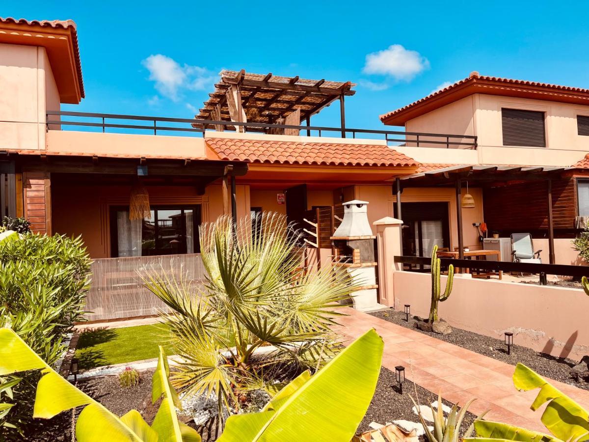 Stillvolle Villa Mit Terrasse, Garten Und Grill Lajares Exterior foto